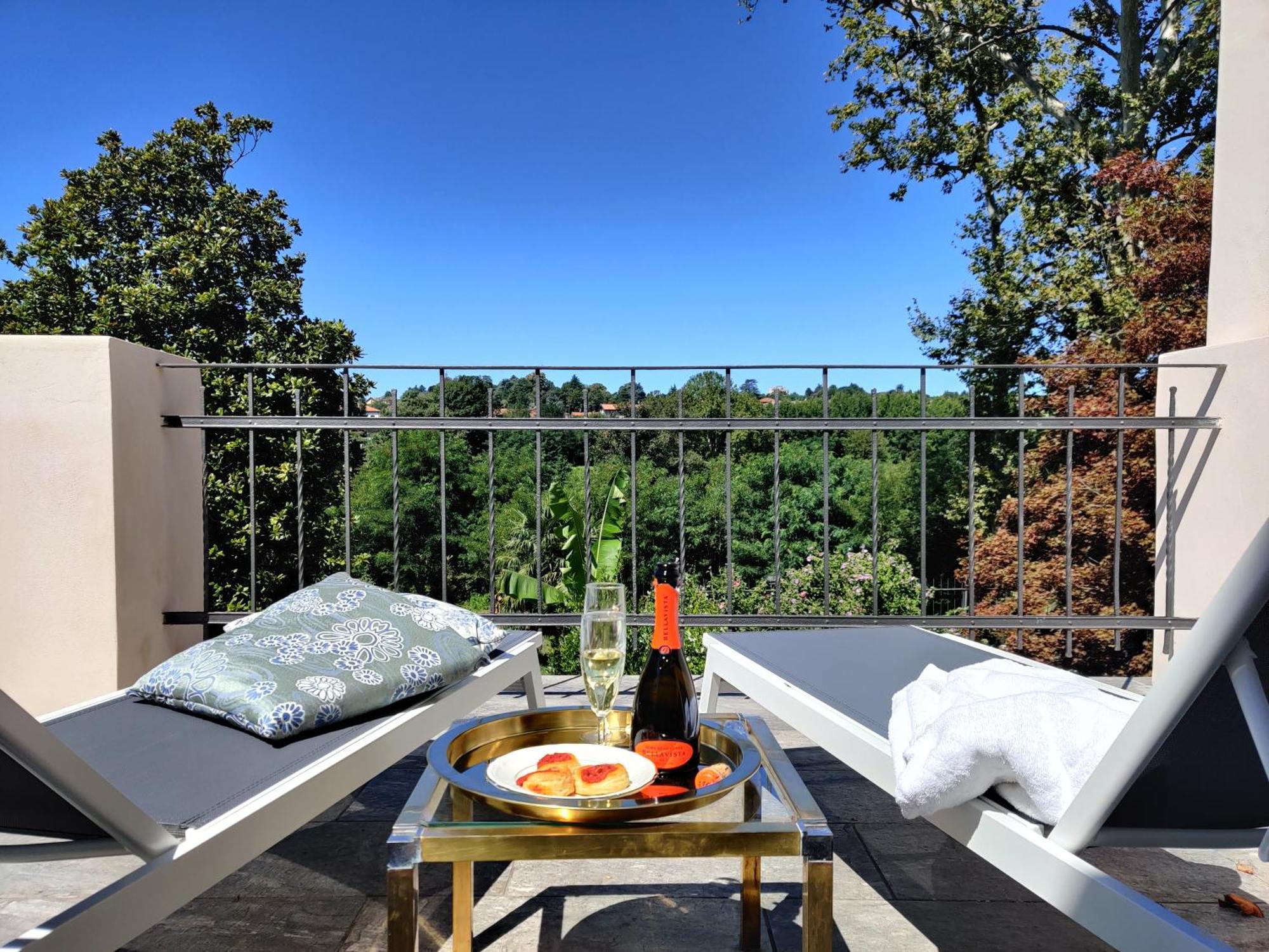 Dandelion Como Suites & Park Villa Guardia Екстер'єр фото